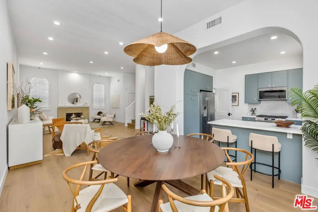 14234 Dickens Street #2, Sherman Oaks, CA 91423 - Image #1