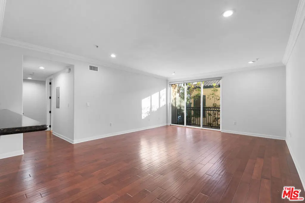 1401 S St Andrews Place #201, Los Angeles, CA 90019 - #1