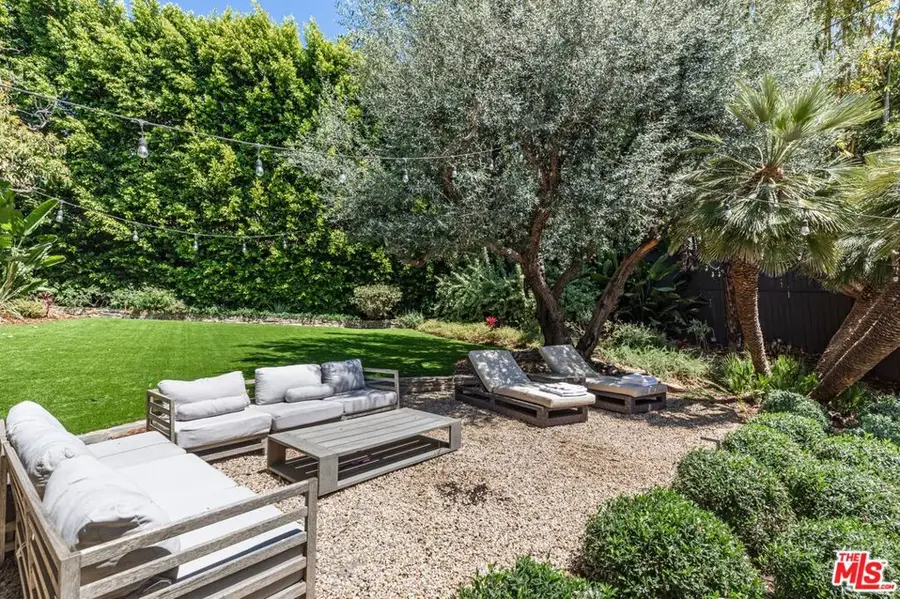 1136 N Doheny Drive, Los Angeles, CA 90069 - Image #3