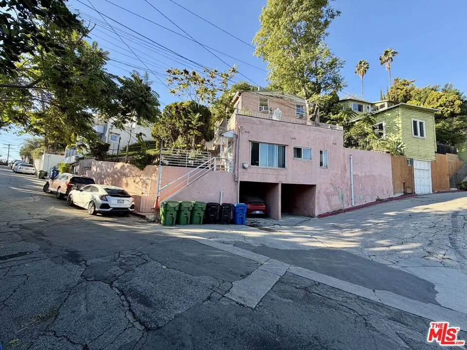 3901 De Longpre Avenue, Los Angeles, CA 90027 - Image #1