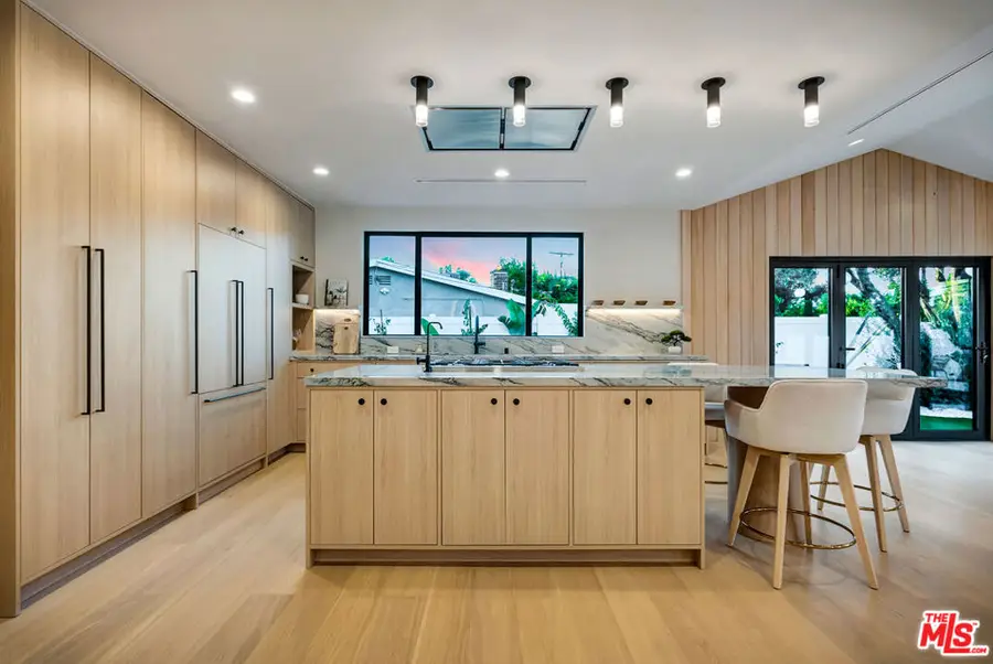 5853 Keokuk Avenue, Woodland Hills, CA 91367 - Image #3