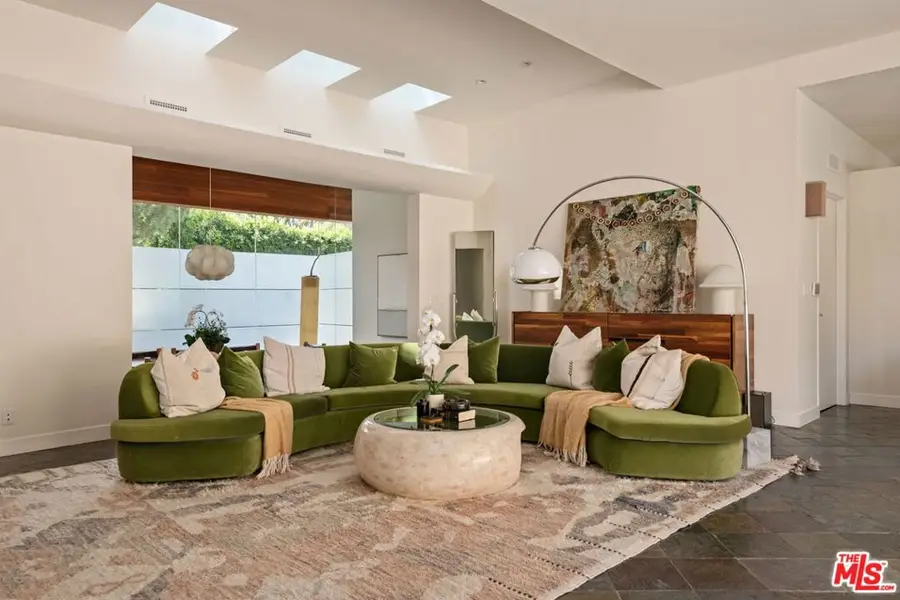 8137 Amor Road, Los Angeles, CA 90046 - Image #2