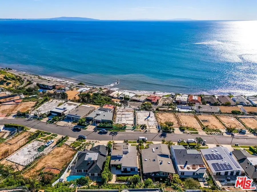 18137 Wakecrest Drive, Malibu, CA 90265 - Image #2
