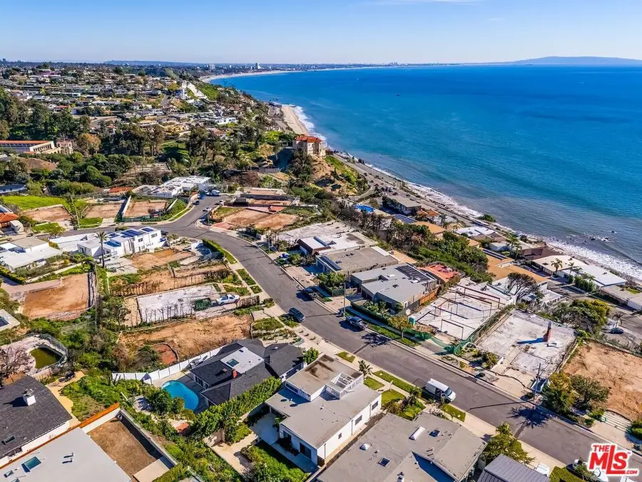 18137 Wakecrest Drive, Malibu, CA 90265 - Image #3