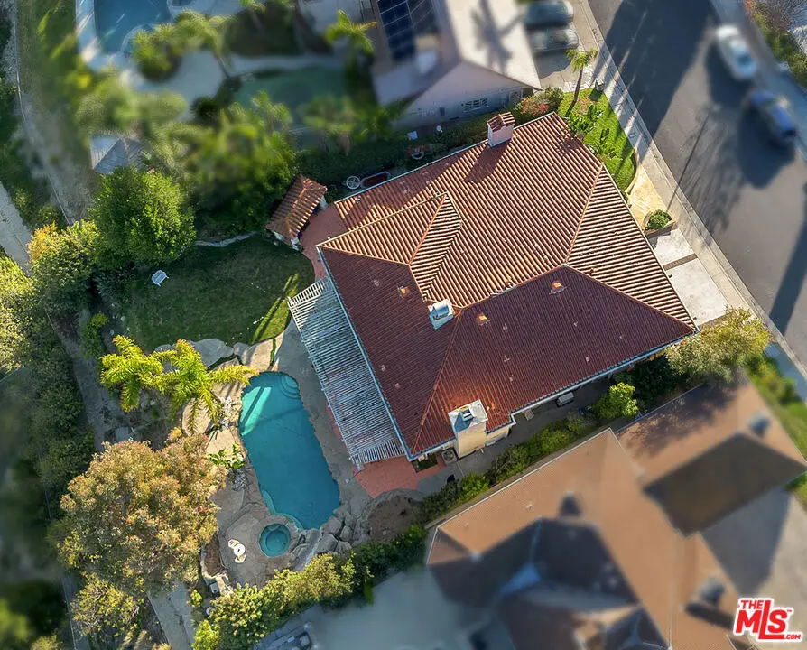 6024 Woodland View Drive, Woodland Hills, CA 91367 - Image #2