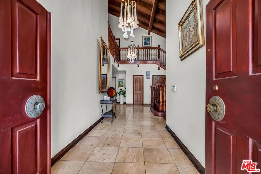 6024 Woodland View Drive, Woodland Hills, CA 91367 - Image #3