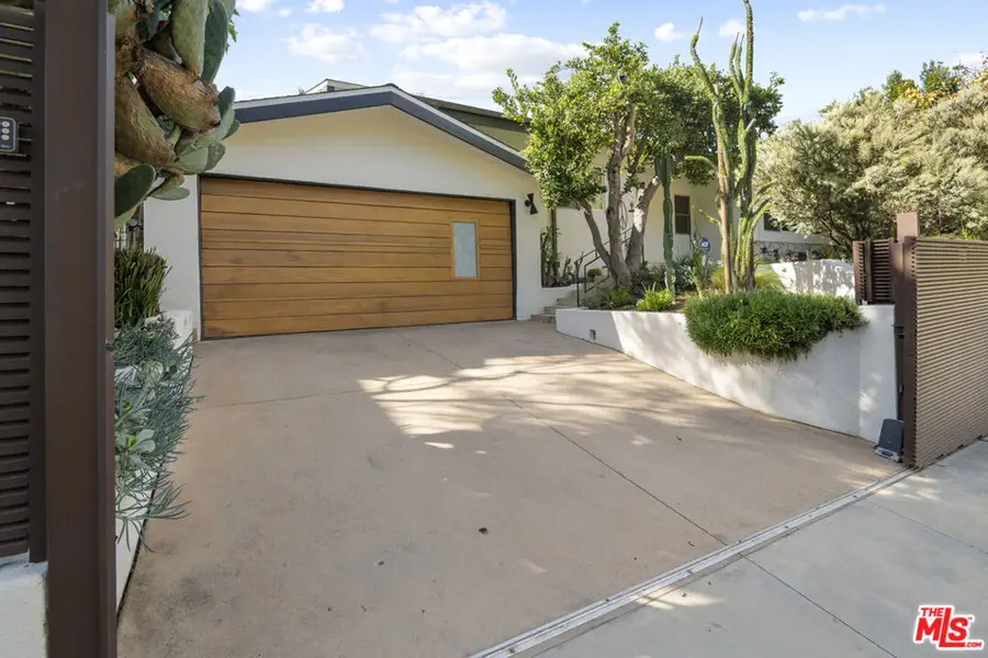 6570 Lakeridge Road, Los Angeles, CA 90068 - Image #3
