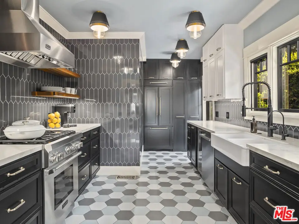 1528 N Curson Avenue, Los Angeles, CA 90046 - Image #1