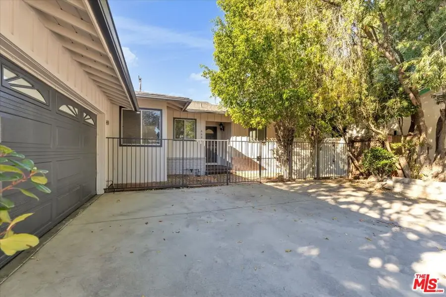 6649 Whitman Avenue, Lake Balboa, CA 91406 - Image #2