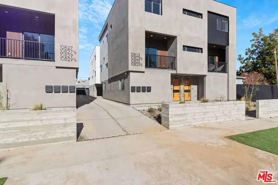 10821 Hartsook Street, North Hollywood, CA 91601 - #2