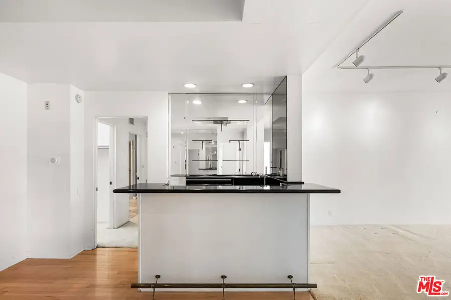 4454 Ventura Canyon Avenue #103, Sherman Oaks, CA 91423 - Image #3