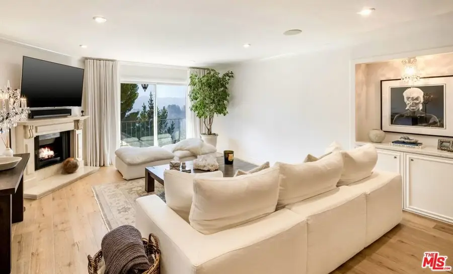 2385 Roscomare Road #D3, Los Angeles, CA 90077 - #2