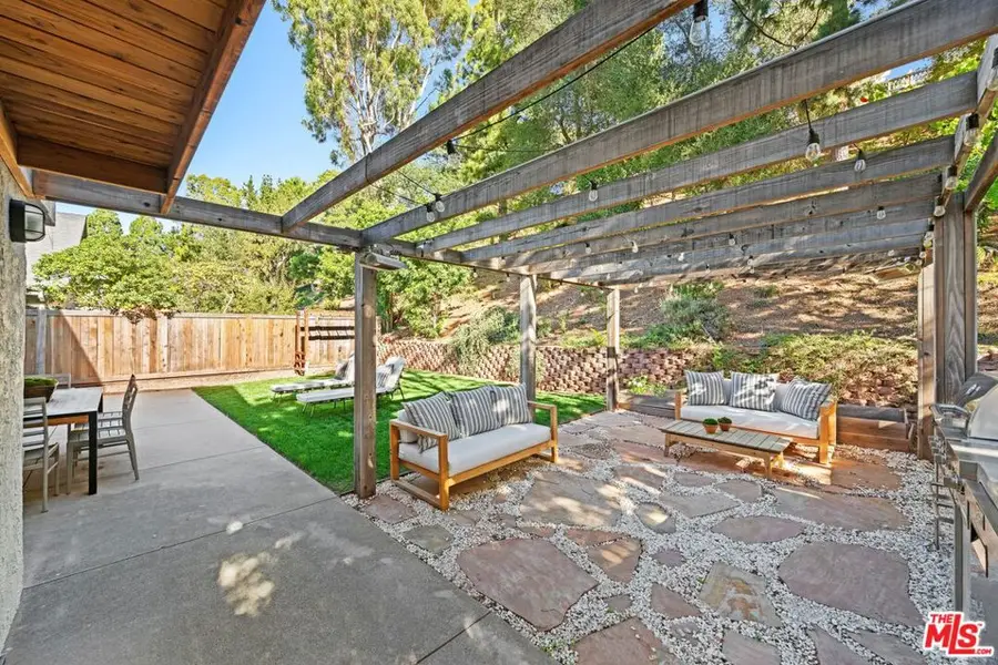 1424 Avenida De Cortez, Pacific Palisades, CA 90272 - #3