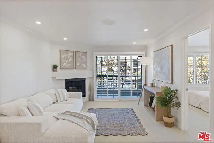 5545 Canoga Avenue #206, Woodland Hills, CA 91367 - Image #3