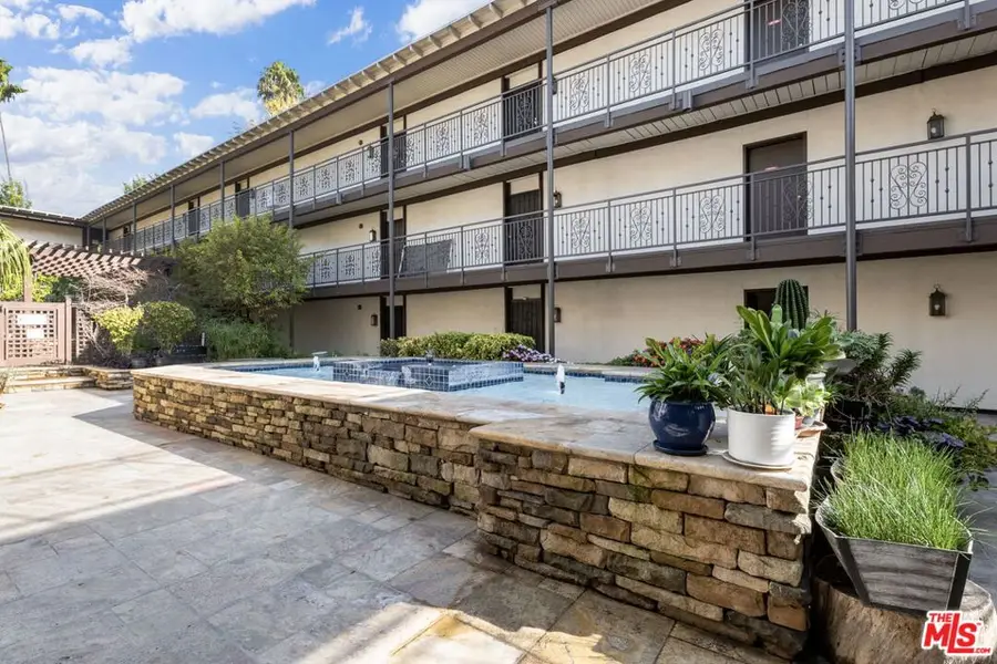 525 S Ardmore Avenue #221, Los Angeles, CA 90020 - #3