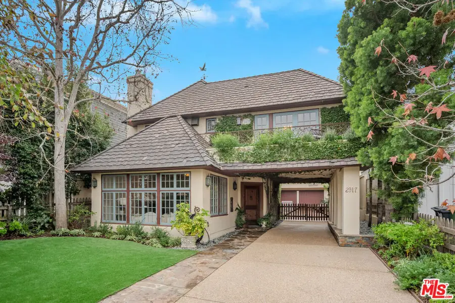 2917 N Poinsettia Avenue, Manhattan Beach, CA 90266 - Image #2