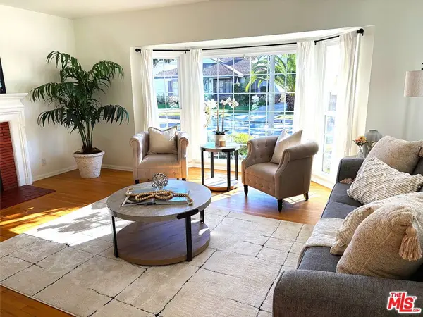 8344 Kenyon Avenue, Los Angeles, CA 90045