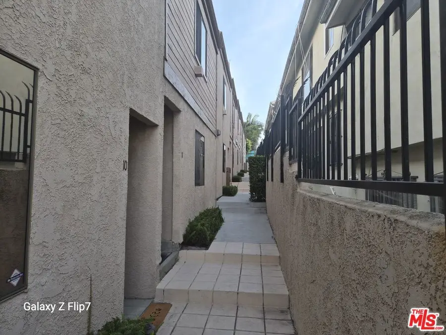 547 E Hazel Street #13, Inglewood, CA 90302 - #3