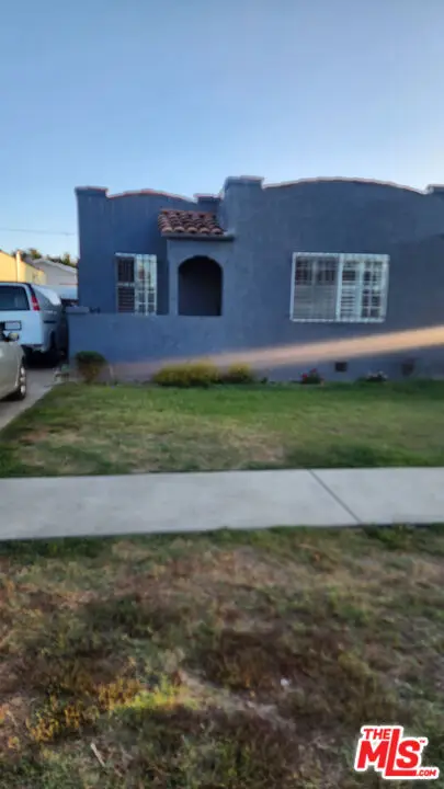 742 E 84th Place, Los Angeles, CA 90001