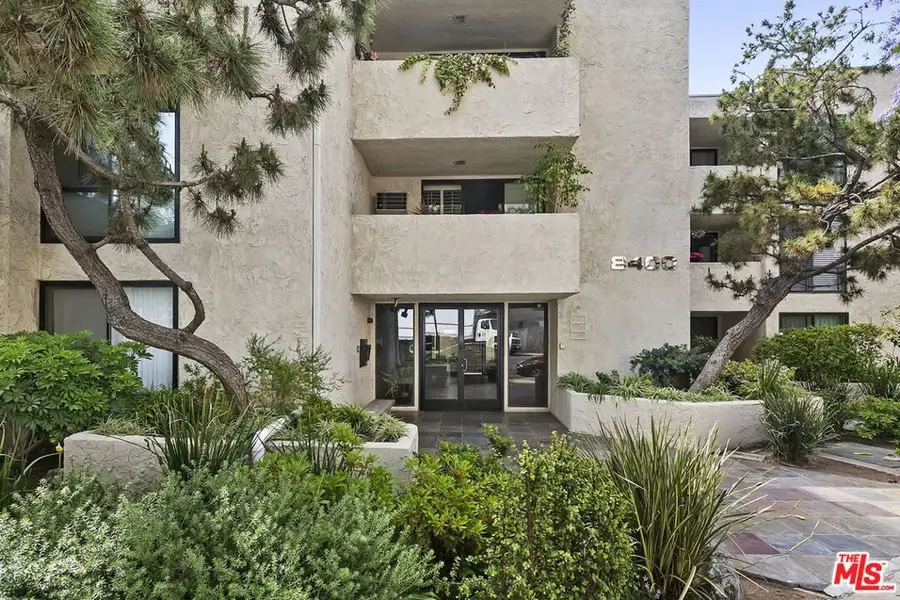 8400 De Longpre Avenue #102, West Hollywood, CA 90069 - Image #3