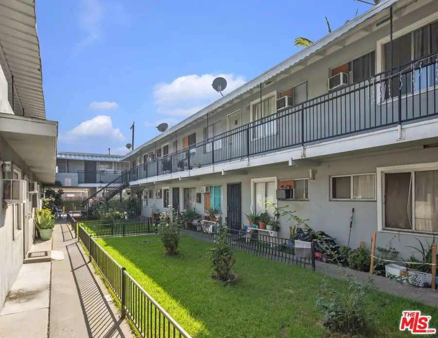 902 E 17th Street, Santa Ana, CA 92701 - Image #3