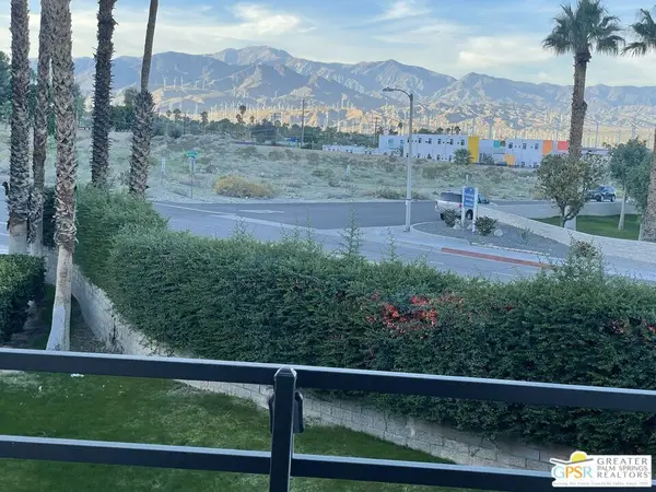 470 N Villa Court #213, Palm Springs, CA 92262