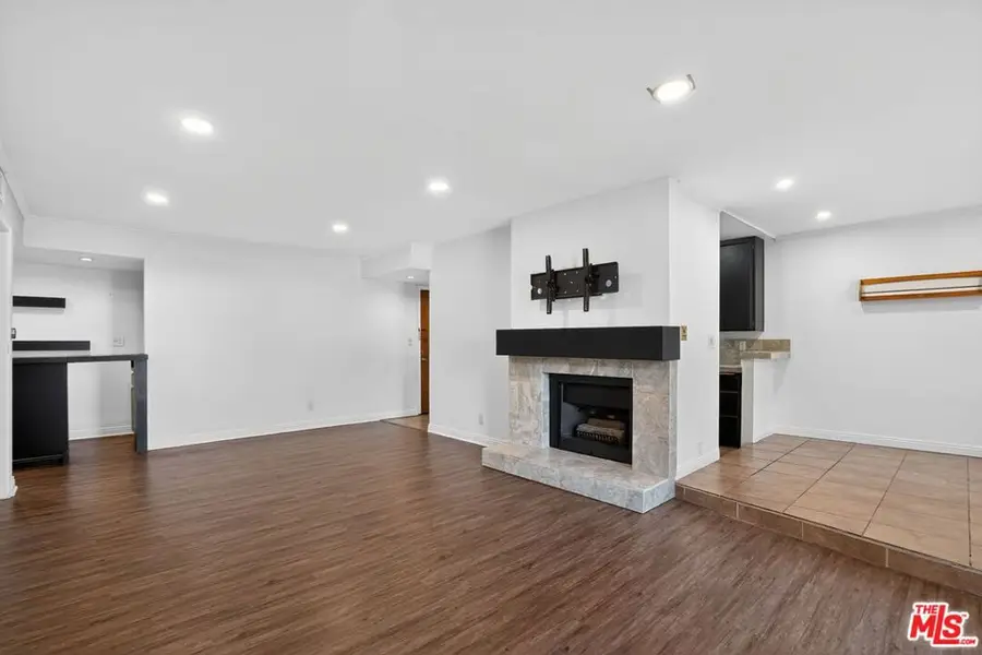 12940 Riverside Drive #101, Sherman Oaks, CA 91423 - #2