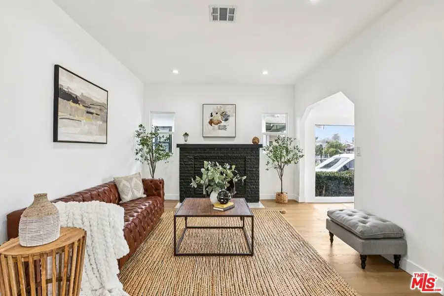 1320 W 51st Place, Los Angeles, CA 90037 - #3