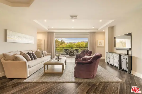 460 N Palm Drive #403, Beverly Hills, CA 90210