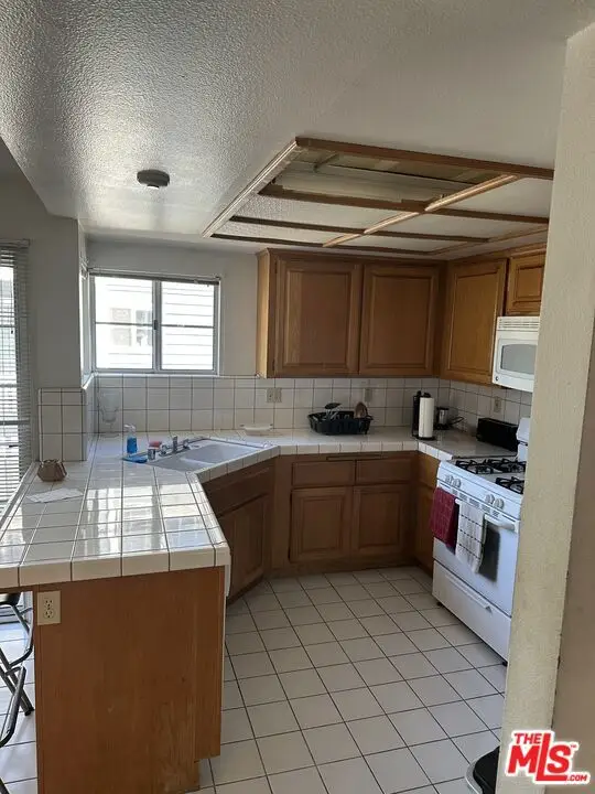 100 S Catalina Avenue #A, Redondo Beach, CA 90277 - Image #2