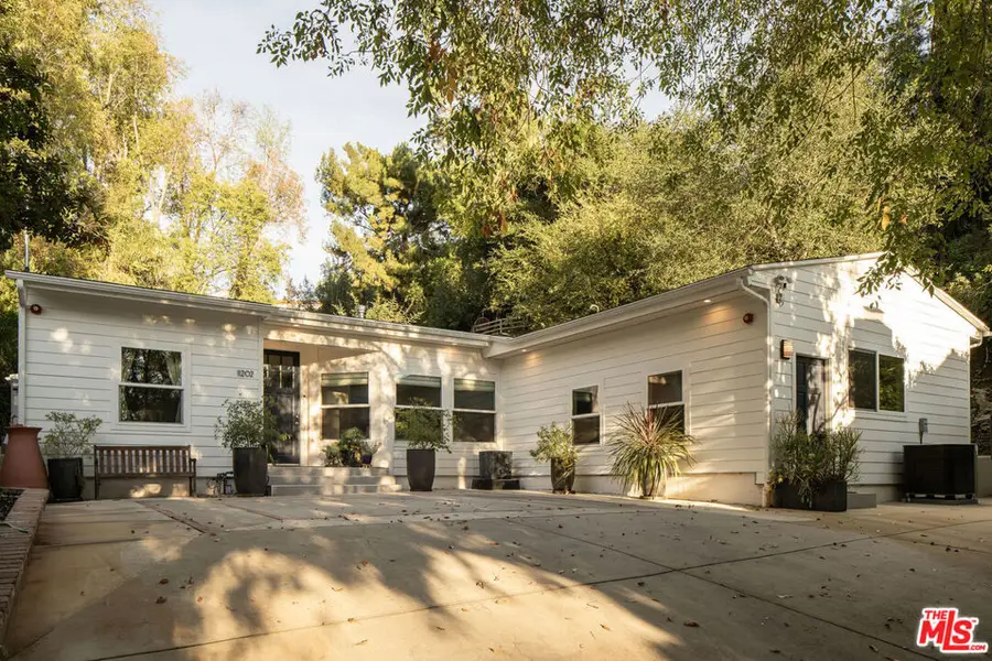 11202 Canton Drive, Studio City, CA 91604 - Image #2