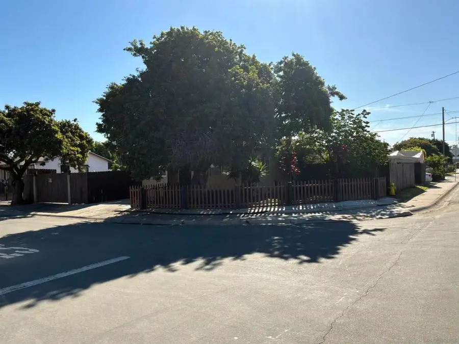 3305 Steel St, San Diego, CA 92113 - #2