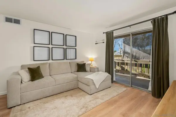 2528 White Oak Pl #3, Escondido, CA 92027