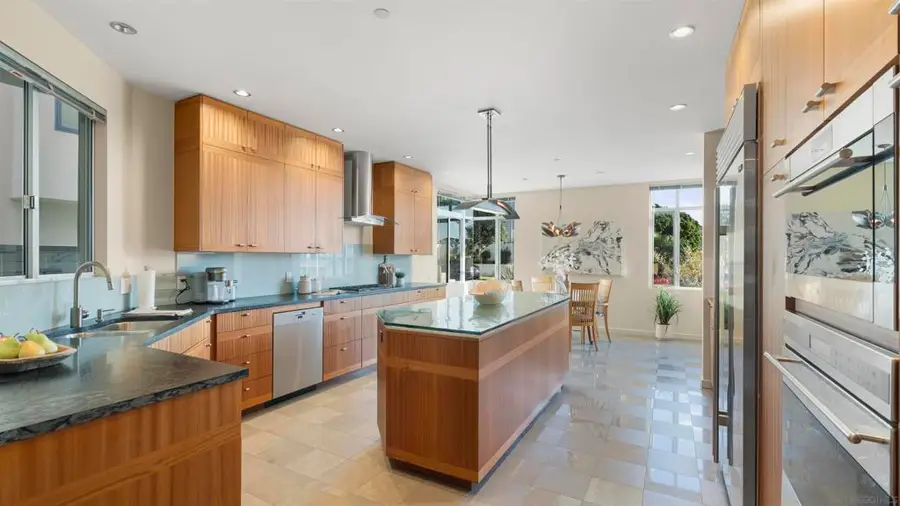 150 Juniper Ave, Carlsbad, CA 92008 - #3