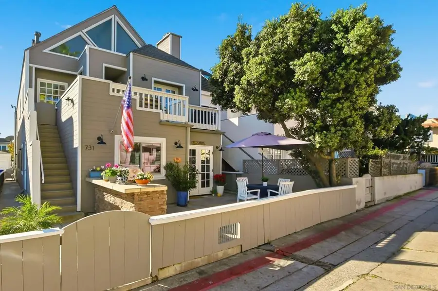 729 Capistrano Pl, San Diego, CA 92109 - Image #2