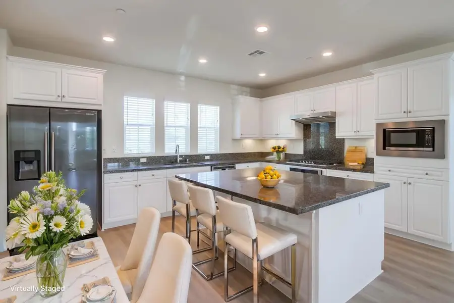 6012 Village Center Loop Rd #38, San Diego, CA 92130 - Image #2