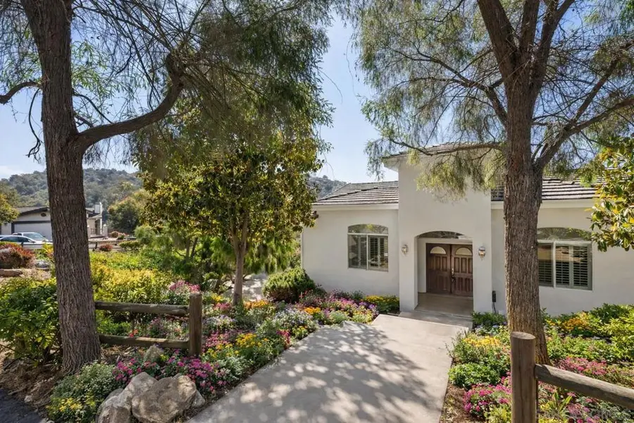 28328 Kettering Ln, Escondido, CA 92026 - Image #2