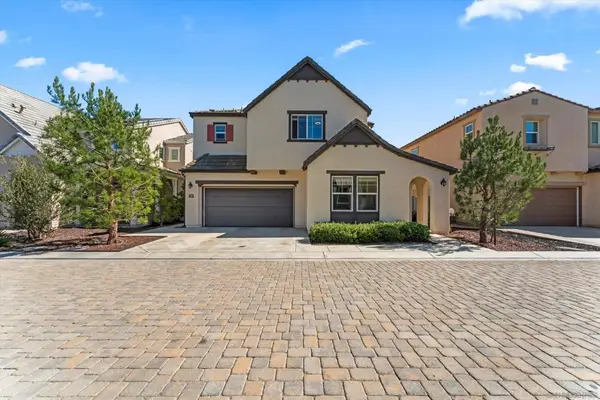 675 Grant Ct, Vista, CA 92083