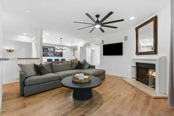 2842 Torrey Pines Rd, La Jolla, CA 92037