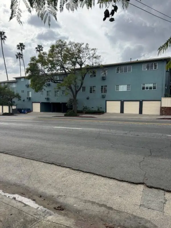 4501 Finley Ave #4, Los Angeles, CA 90027