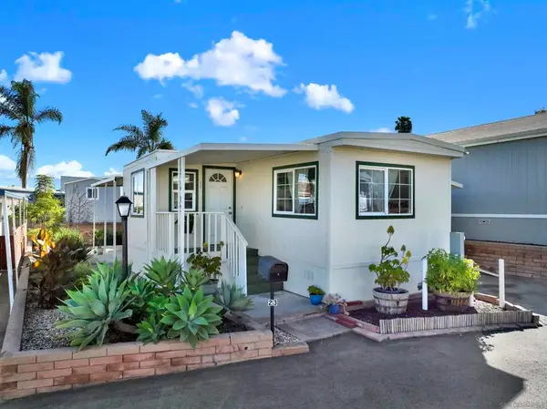 245 W Bobier Dr #23, Vista, CA 92083