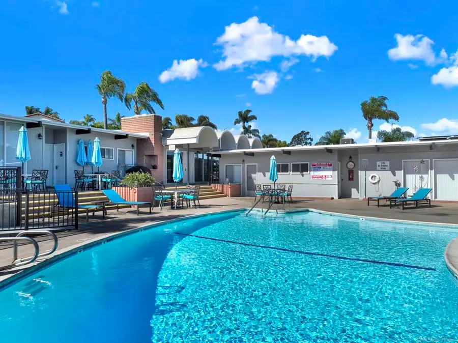 245 W Bobier Dr #23, Vista, CA 92083 - #2