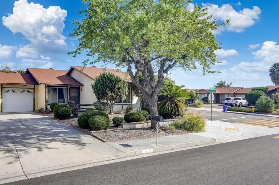 1572 Peacock Blvd, Oceanside, CA 92056 - #3