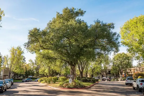 4800 Williamsburg Ln #228, La Mesa, CA 91942