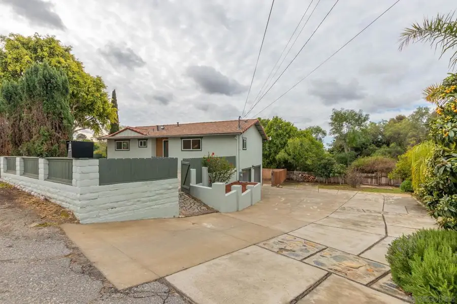 361 E Indian Rock Rd, Vista, CA 92084 - #2