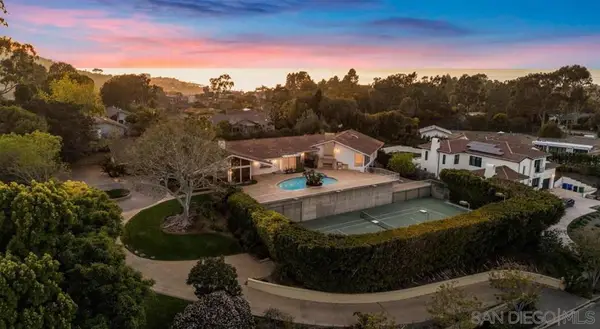 3013 Woodford Dr, La Jolla, CA 92037