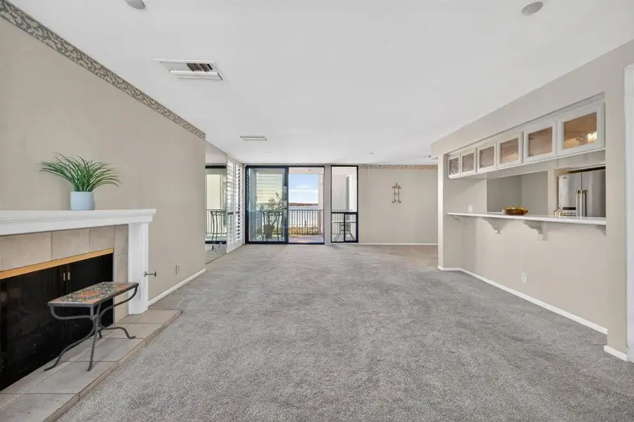 1125 Pacific Beach Dr #204, San Diego, CA 92109 - #3