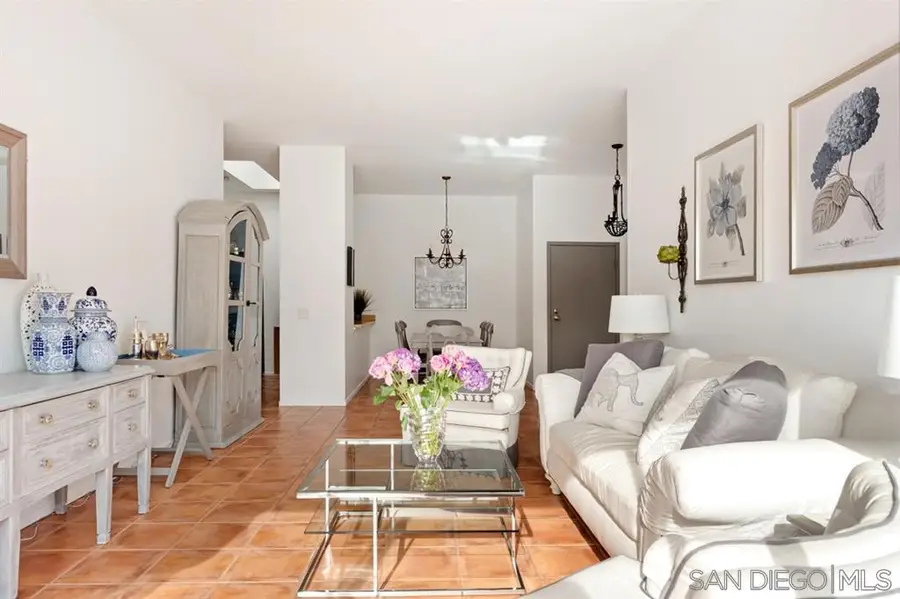 8328 Regents Rd #3G, San Diego, CA 92122 - #2