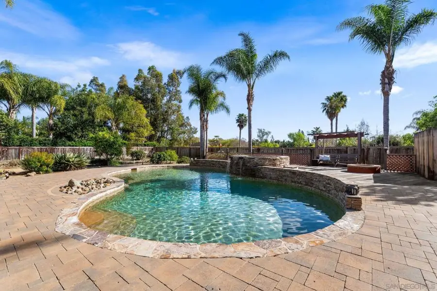 860 Calle Santa Cruz, Encinitas, CA 92024 - #2