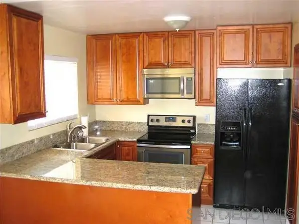 10317 Santana Ranch Dr, Santee, CA 92071